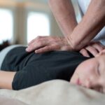 un chiropracteur