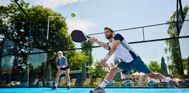 Quelles normes faut-il respecter pour installer un terrain de padel destiné à la compétition ? Quelles normes faut-il respecter pour installer un terrain de padel destiné à la compétition ?