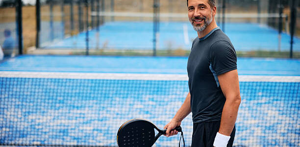 Comment moderniser un terrain grâce à une rénovation court de tennis ?