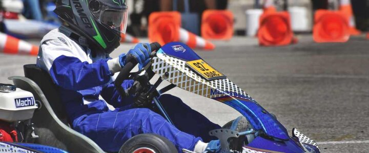 Karting en salle ou extérieur : quel circuit pour vos sorties